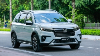 Honda BR-V giảm giá tiền mặt, tặng quà dịp Tết