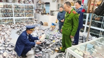 Sơn La: Xử phạt 2 cơ sở kinh doanh hàng giả nhãn hiệu Nike, Adidas