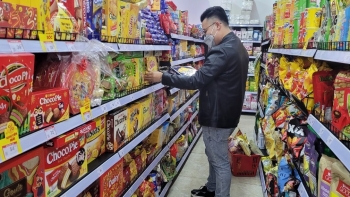 Sức mua yếu, nhiều mặt hàng giảm giá tới 80% dịp cận Tết