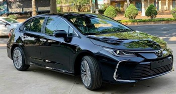 Toyota Corolla Altis 2023: Xe sedan hạng C mới, nhiều thay đổi