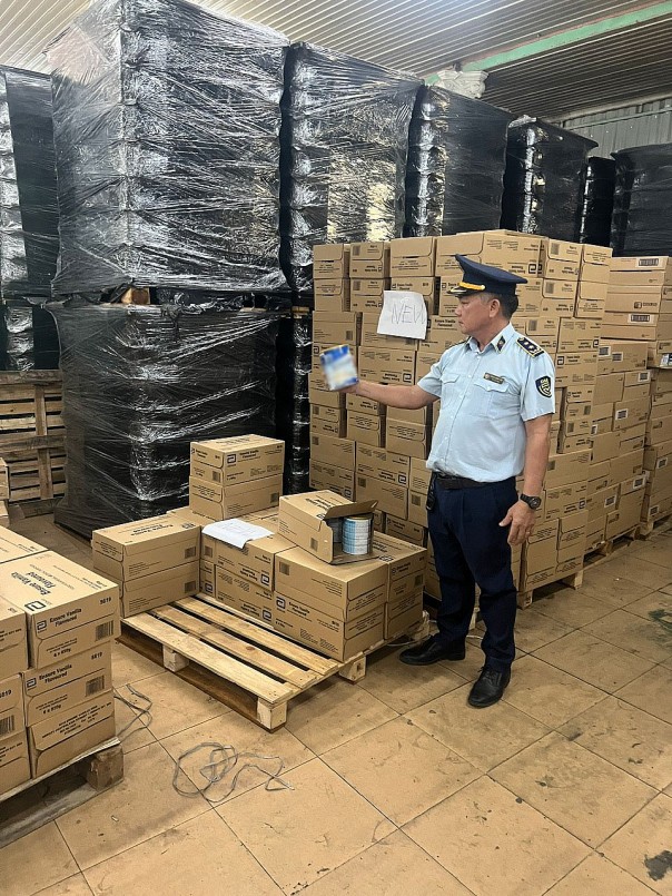 Bình Dương: Phát hiện xưởng sản xuất sữa giả quy mô lớn kinh doanh Online