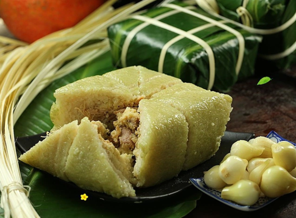 ̀̀5 lưu ý khi ăn bánh chưng trong ngày Tết để không "rước họa vào thân"