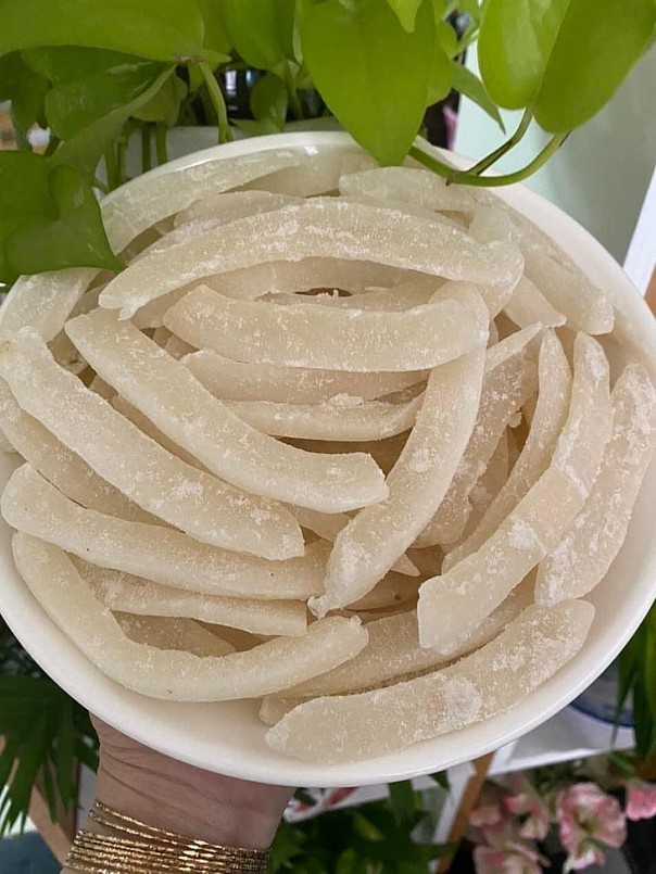 Mứt dừa sáp được rao bán 500.000 đồng một kg. Mứt dừa sáp được rao bán 500.000 đồng một kg.