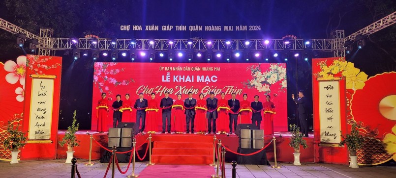 Khai mạc Chợ hoa Xuân Giáp Thìn Quận Hoàng Mai năm 2024