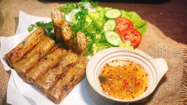 Món ăn ngày Tết cả người lớn và trẻ con đều thích tiềm ẩn không ít nguy cơ với sức khỏe