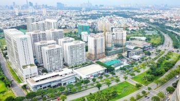 Lãi suất liên tục giảm, tại sao nhà đầu tư bất động sản vẫn chưa xuống tiền?