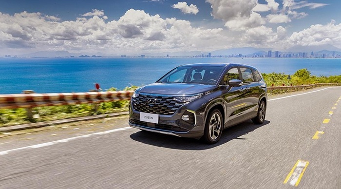 Bảng giá xe Hyundai Custin tháng 2/2024
