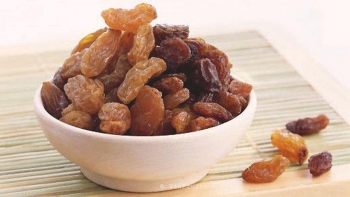 Nho khô - Đồ ăn vặt dịp Tết vừa ngon vừa bổ