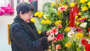 Nghệ nhân Mai Hạnh: Một đời “phải lòng” hoa lụa