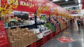 Mùng 2 Tết, nhiều siêu thị, chợ dân sinh mở cửa trở lại