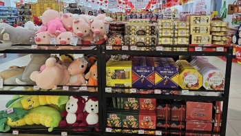 Thị trường quà tặng Valentine ảm đạm, sức mua yếu