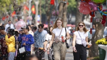 Hà Nội đón hơn 650.000 lượt khách trong dịp Tết, thu 2,35 nghìn tỷ đồng