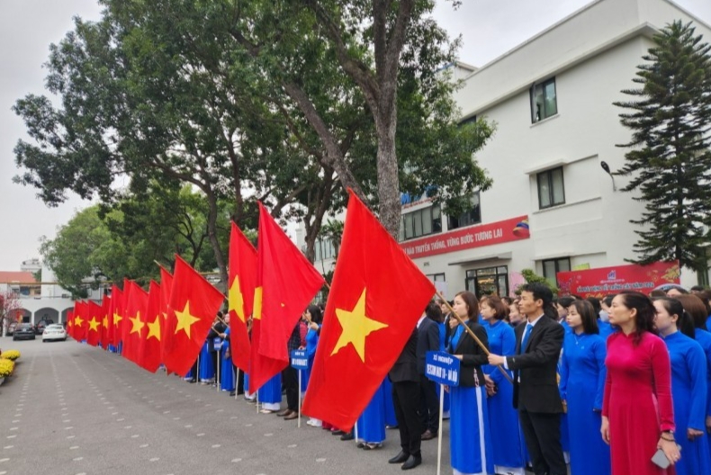 Hơn 12 nghìn lao động của May 10 đã ra quân sản xuất ngay những ngày đầu Xuân Giáp Thìn Hơn 12 nghìn lao động của May 10 đã ra quân sản xuất ngay những ngày đầu Xuân Giáp Thìn