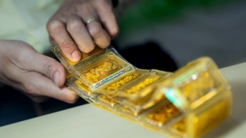 Giá vàng hôm nay 19/2/2024: Vàng trong nước được điều chỉnh giảm ngày vía Thần Tài