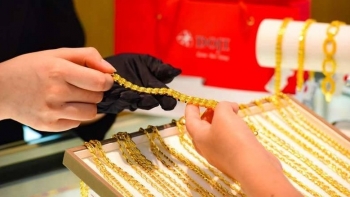 Giá vàng hôm nay 20/2/2024: Vàng trong nước giảm mạnh sau ngày vía Thần Tài