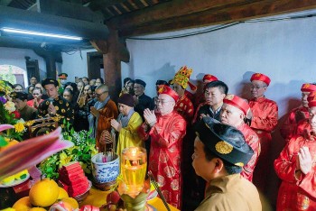 Lễ rước kiệu Ngọc Lộ - mở đầu cho Lễ hội Khai ấn Đền Trần xuân Giáp Thìn 2024