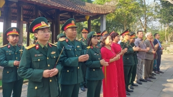 Hội Châm cứu tỉnh Nghệ An và Bệnh viện Quân y 4 dâng hương Đại danh y Lê Hữu Trác