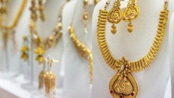 Giá vàng hôm nay 24/2/2024: Vàng trong nước quay đầu giảm