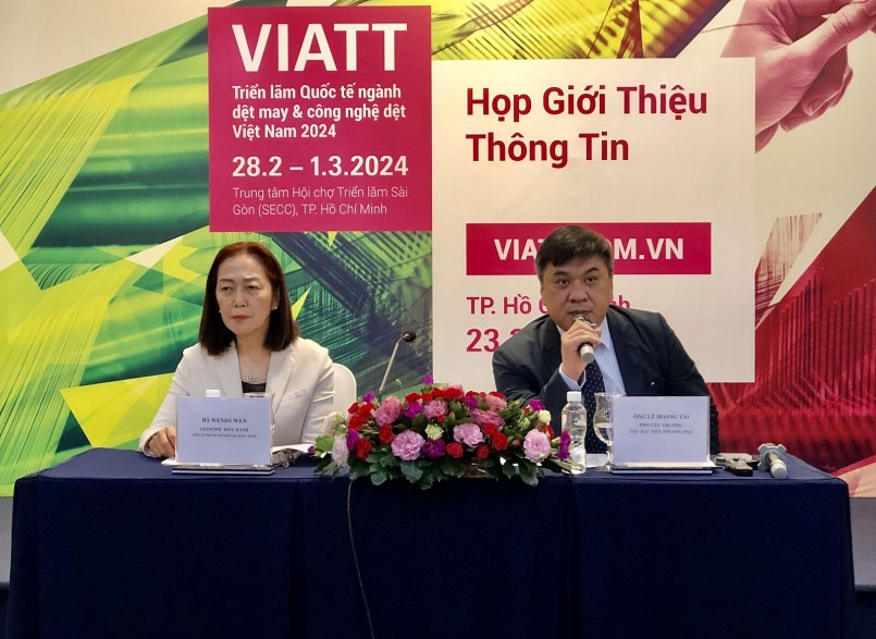 Lãnh đạo Cục Xúc tiến thương mại chia sẻ thông tin tại buổi công bố triển lãm. Lãnh đạo Cục Xúc tiến thương mại chia sẻ thông tin tại buổi công bố triển lãm.