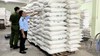 Phú Yên: Phát hiện 22 tấn đường kính trắng vi phạm