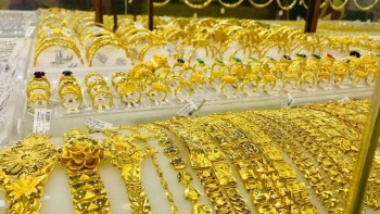 Giá vàng hôm nay 28/2/2024: Vàng trong nước trượt khỏi mức 79 triệu đồng/lượng