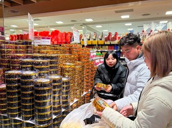 Nhu cầu mua sắm Tết, giá gạo, giá xăng dầu kéo CPI tháng 2 tăng 3,98%