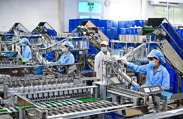 Việt Nam - điểm sáng trên bản đồ thu hút FDI. Việt Nam - điểm sáng trên bản đồ thu hút FDI.