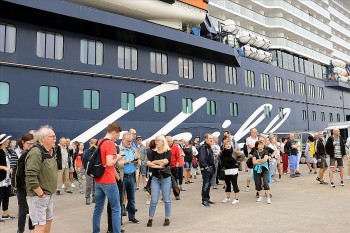 Khách quốc tế đến Việt Nam phục hồi hơn 98% trước dịch COVID-19