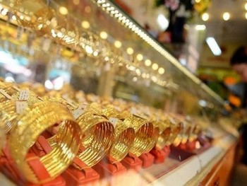 Giá vàng hôm nay 1/3/2024: Vàng trong nước neo trên 79 triệu đồng/lượng