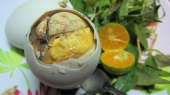 Những ai không nên ăn trứng vịt lộn?