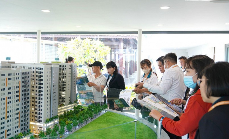 Người trẻ tìm “căn hộ vừa túi tiền” tại cửa ngõ phía Tây Bắc TP.HCM 