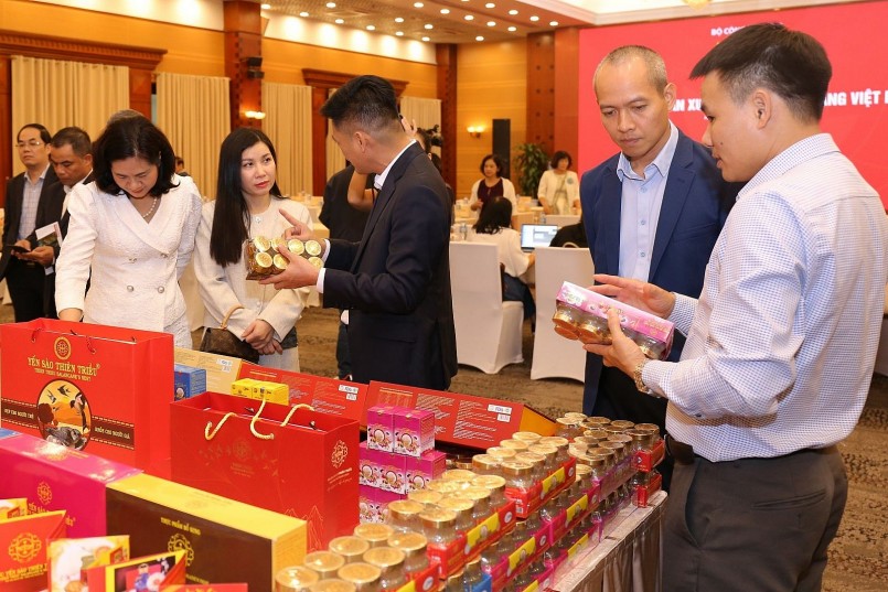 Rất nhiều sản phẩm OCOP đã được tiêu thụ rộng khắp trên thị trường cả nước. Rất nhiều sản phẩm OCOP đã được tiêu thụ rộng khắp trên thị trường cả nước.