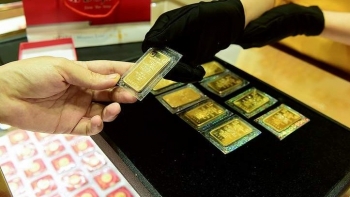 Giá vàng hôm nay 8/3/2024: Vàng trong nước tiến sát mốc 82 triệu đồng/lượng