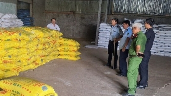 An Giang: Phát hiện 65 tấn phân bón vi phạm về nhãn hàng hóa