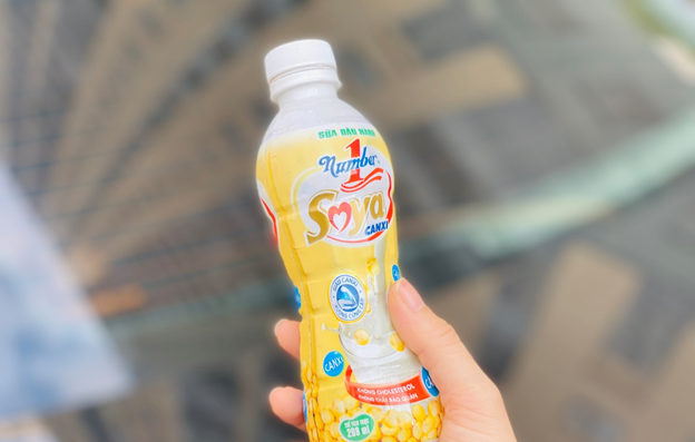 Sữa đậu nành Number 1 Soya Canxi gây ấn tượng với phiên bản cứng cáp và chiếc nắp đậy tiện dụng Sữa đậu nành Number 1 Soya Canxi gây ấn tượng với phiên bản cứng cáp và chiếc nắp đậy tiện dụng