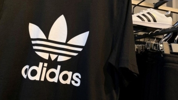 “Chia tay” với Kanye West,  Adidas lần đầu tiên lỗ trong hơn 30 năm