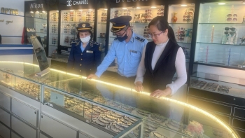 Quảng Ninh: Xử phạt hơn 90 triệu đồng cửa hàng bán kính mắt giả mạo Gucci, Chanel