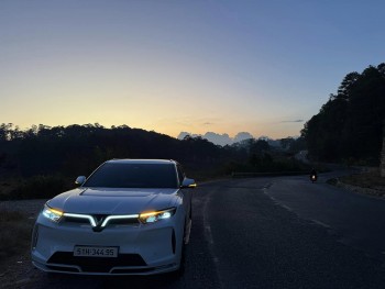 Chủ xe điện phân tích lý do lái xe điện “phê” hơn xe xăng