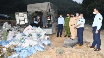 Tuyên Quang: Tiêu hủy hơn 1,3 tấn mỡ lợn không rõ nguồn gốc