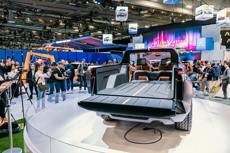 Ảnh 6: Khoang chứa của VF Wild có thể mở rộng đến 2.438 mm.