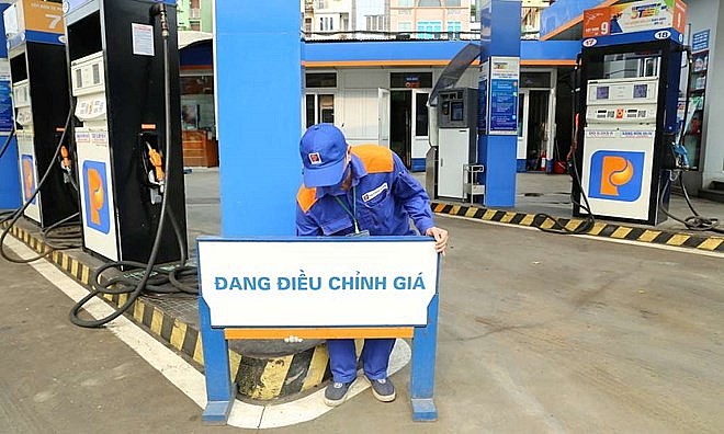 Giá xăng được dự báo tăng lần thứ 2 liên tiếp vào ngày mai (28/3). Ảnh: Petrolimex