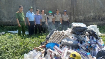 Sóc Trăng: Tiêu hủy 12.000 bao thuốc lá nhập lậu