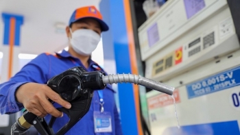 Giá xăng dầu được dự báo tăng lần thứ 3 liên tiếp vào ngày mai (4/4)