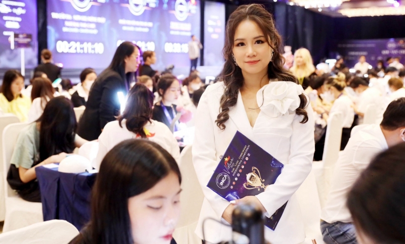 bà Nguyễn Hải Yến – Giám đốc Học viện Winnie Beauty, Phó Ban Phun thêu thẩm mỹ Việt Nam bà Nguyễn Hải Yến – Giám đốc Học viện Winnie Beauty, Phó Ban Phun thêu thẩm mỹ Việt Nam