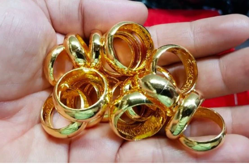 Giá vàng nhẫn lập kỷ lục, hàng loạt hệ thống kinh doanh “cháy hàng”