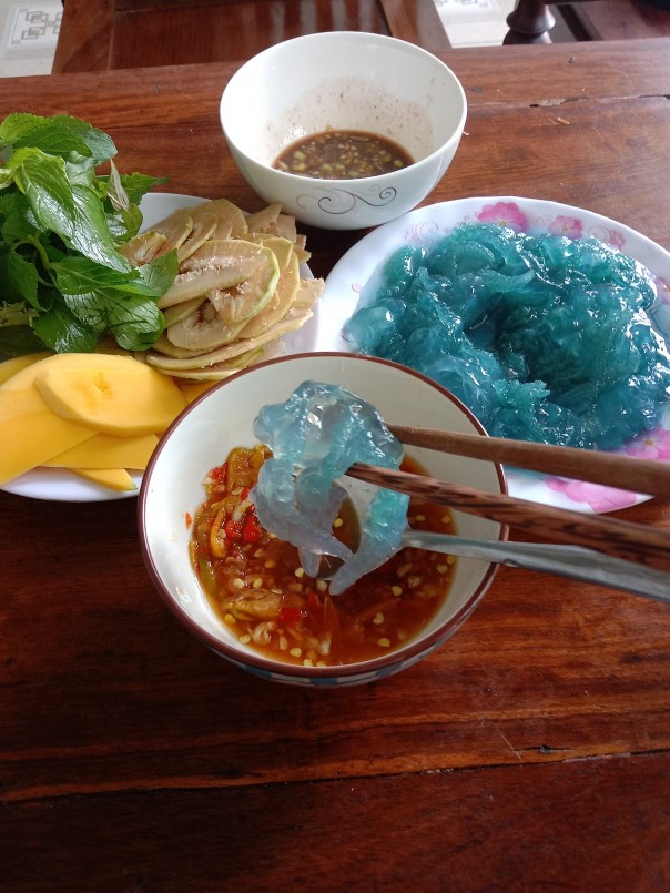 Nuốc biển rất dễ bị vi khuẩn tấn công, nguy cơ gây phản vệ hoặc dị ứng khi ăn cao nên mọi người cần lưu ý.