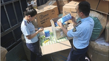 Quảng Bình: Thu giữ 680 bao thuốc lá điếu nhập lậu và nhiều hàng hóa không rõ nguồn gốc