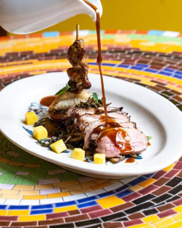 Ẩm thực Việt kết hợp châu u tại nhà hàng. Ẩm thực Việt kết hợp châu u tại nhà hàng.