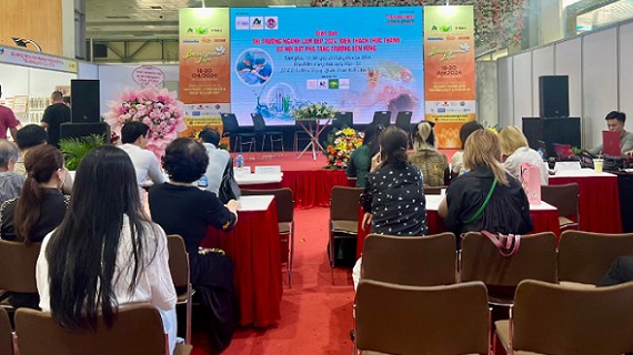 Diễn đàn “Thị trường ngành làm đẹp năm 2024: Biến thách thức thành cơ hội bứt phá tăng trưởng bền vững”