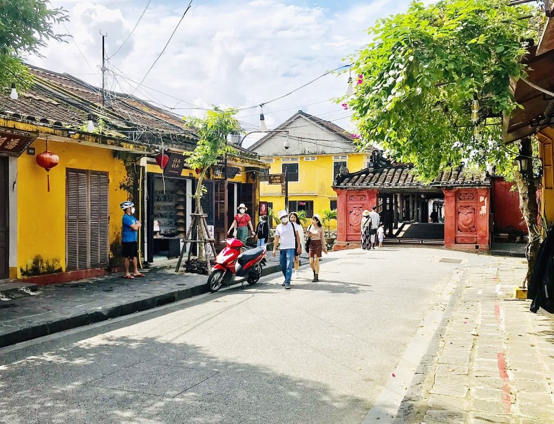 khách đặt tour nội địa rất thưa thớt